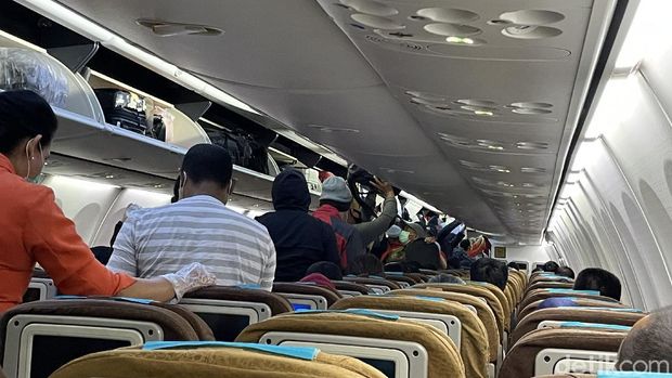 Pengalaman Terbang Pasca Wajib PCR, Pesawat Penuh!