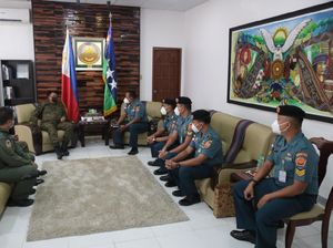 Kontribusi Jaga Perbatasan, Personel ILO TNI Terima Penghargaan dari Filipina