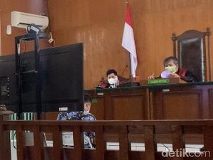 Diduga Telantarkan Istri, Pria Taiwan Disidang di PN Karawang