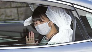 7 Potret Putri Mako Jadi Warga Biasa Setelah Pernikahannya Jadi Kontroversi
