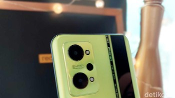 Ada tiga kamera di bagian belakang. Kamera utamanya berukuran 64 MP, bersanding dengan kamera ultra-wide 8 MP dan makro 2 MP. Foto: Adi Fida Rahman/detikINET