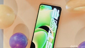 Layarnya E4 AMOLED berukuran 6,62 inch Full HD+. Foto: Adi Fida Rahman/detikINET  