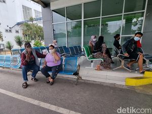Diduga Keracunan Makanan Hajatan, 18 Warga Nganjuk Dilarikan ke RS