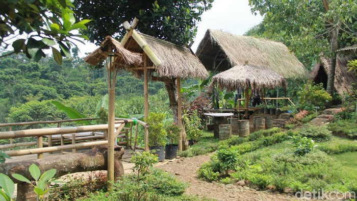Saung Eling Tempat makan di Bogor