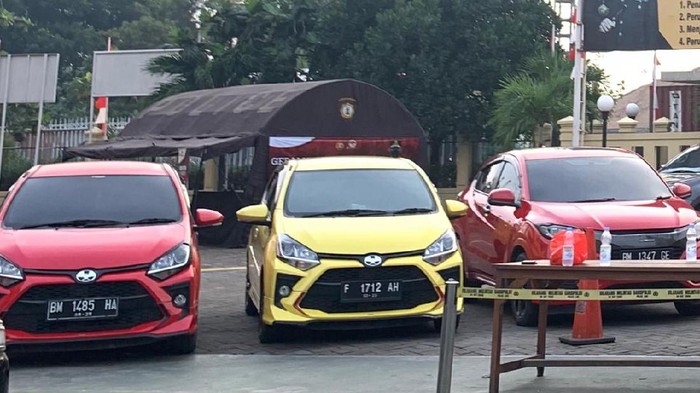 Sejumlah aset seperti mobil, uang tunai, sertifikat tanah hingga logam mulia disita dari mafia sabu internasional oleh penyidik Satres Narkoba Polres Pelabuhan Tanjung Priok.