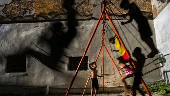 Juara pertama kategori Childhood diraih  Lopamudra Talukdar Foto: Siena International Photo 2.