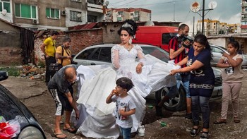 Juara pertama kategori Fascinating Faces & Characters diraih Selene Magnolia Foto: Siena International Photo Awards