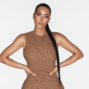 Its Happening! Kim Kardashian Umumkan Kolaborasi Fendi dan Skims Its Happening! Kim Kardashian Umumkan Kolaborasi Fendi dan Skims