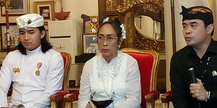Sukmawati Soekarnoputri usai menjalani ritual pindah agama Hindu (Foto: Sui Suadnyana/detikcom)