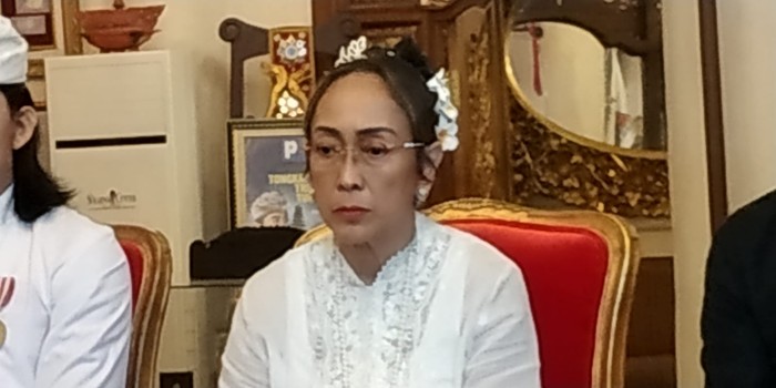Sukmawati Soekarnoputri usai menjalani ritual pindah agama Hindu (Foto: Sui Suadnyana/detikcom)