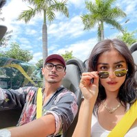 Karena mendapat banyak hujatan dari netizen, Vincent akhirnya buka suara. Tanggapan Vincent mengenai dirinya yang dinilai tak mau membantu sang istri membayar cicilan rumah itu kemudian diunggah ulang oleh akun gosip, Instagram @gosipnyinyir2. Dalam video singkat tersebut Vincent mengungkapkan alasannya tak bisa membantu Jessica Iskandar untuk membayar cicilan rumah. Foto: Instagram @inijedar