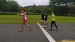 Foto: Berlari 51 Km Demi 20.000 Buku Cerita Relief Candi Borobudur