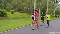 Rencananya, William akan melakukan lari marathon 50 km secara pradaksina. Namun dalam praktek riilnya, jarak yang ditempuh 51 kilometer, dengan total waktu tempuh 5 jam 1 menit. 