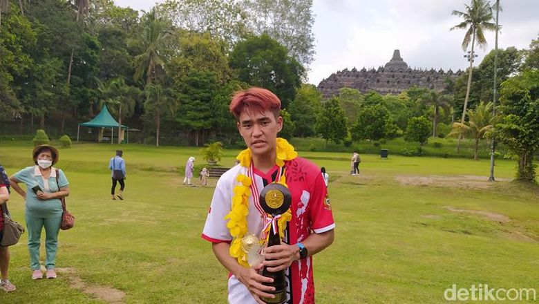 William Sidharta, Lakukan Solo Marathon demi Galang Dana 20.000 Buku Cerita Relief Candi Borobudur William Sidharta, Lakukan Solo Marathon demi Galang Dana 20.000 Buku Cerita Relief Candi Borobudur