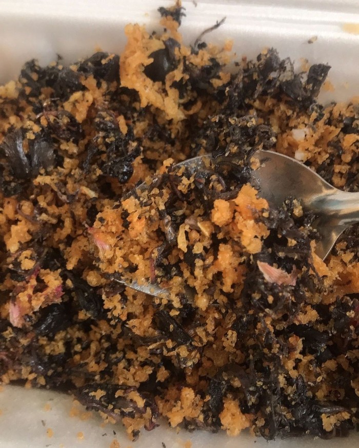 Zonk! Pesan Cumi Goreng Tepung yang Datang Kremes Tinta Hitam Zonk! Pesan Cumi Goreng Tepung yang Datang Kremes Tinta Hitam