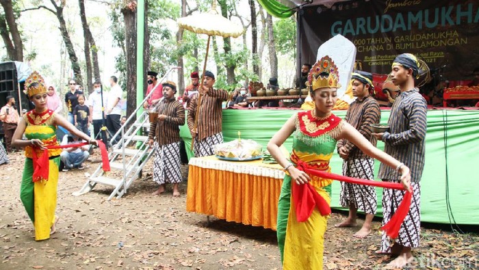 Hari ini merupakan hari bersejarah bagi Desa Candisari, Kecamatan Sambeng. Ini merupakan salah satu desa tertua di Lamongan.