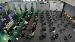 Korea Selatan telah mencapai tujuannya untuk memvaksinasi 70% penduduknya, hal itu membuka jalan bagi rencana untuk kembali normal november mendatang.