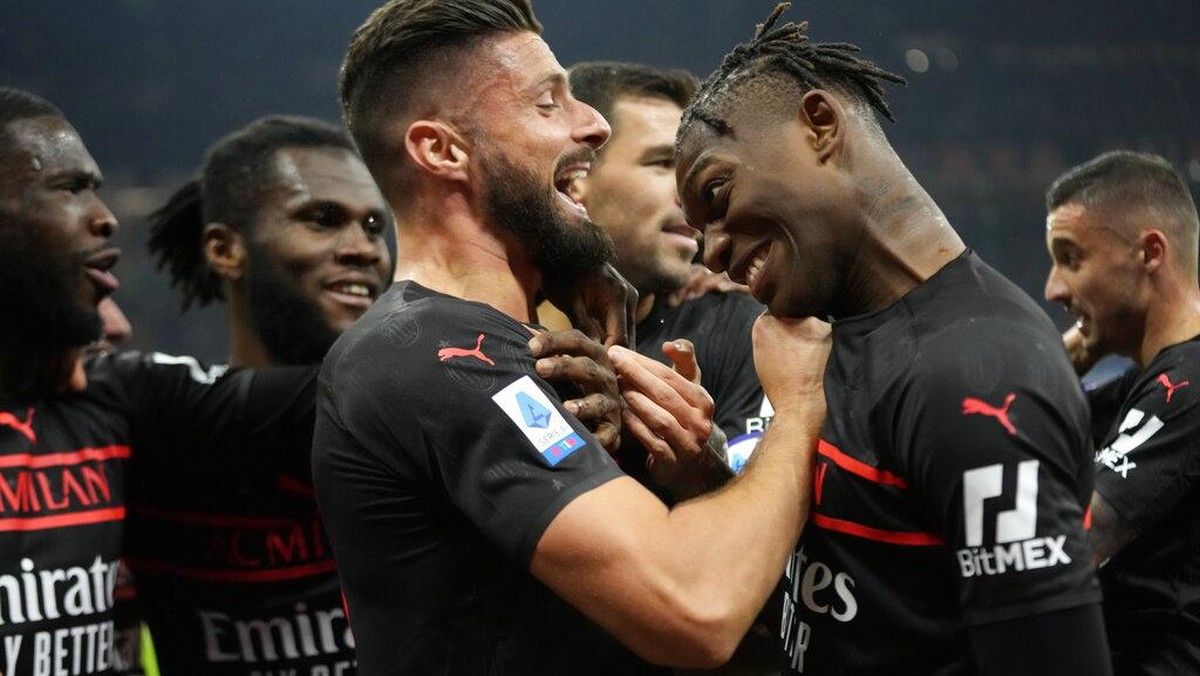 AC Milan akan menghadapi Inter Milan di Liga Italia akhir pekan ini (Foto: AP/Luca Bruno)