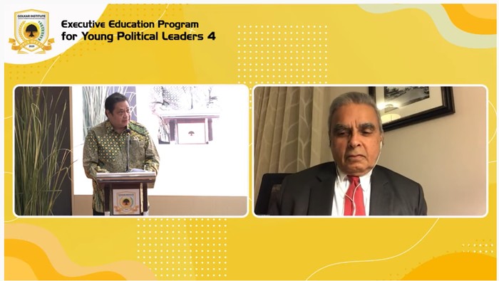 Airlangga Hartarto dan Profesor Kishore (Foto: Tangkapan Layar YouTube Golkar Institute)