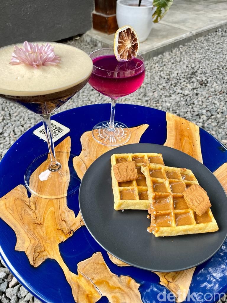Emily Coffee Society: Menikmati Coffee Mocktail dengan Iringan Musik Jazz Syahdu di Depok