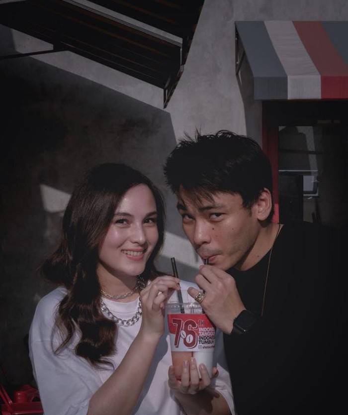 Galeri Foto Rob Clinton Momen Romantis Rob Clinton dan Chelsea Islan Saat Ngopi Berdua