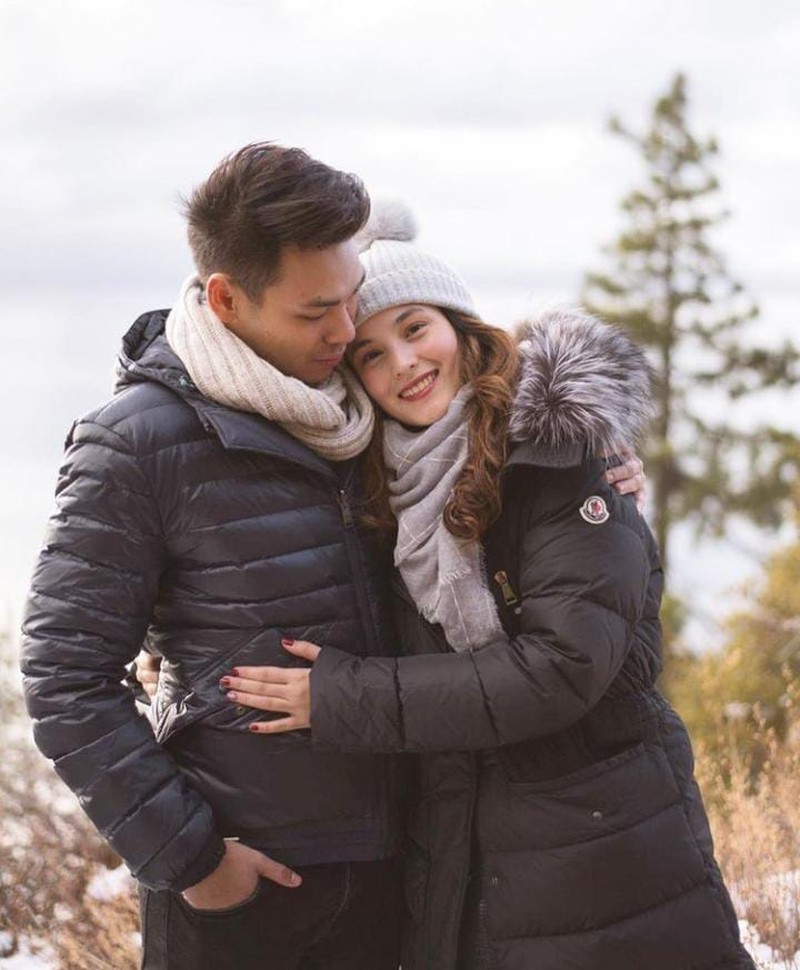 Momen Romantis Rob Clinton dan Chelsea Islan Saat Ngopi Berdua