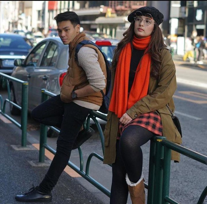 Momen Romantis Rob Clinton dan Chelsea Islan Saat Ngopi Berdua