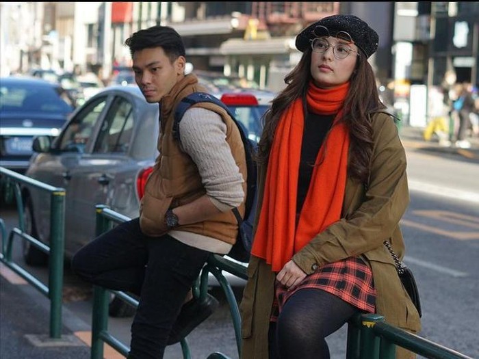 Momen Romantis Rob Clinton dan Chelsea Islan Saat Ngopi Berdua