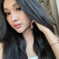 Lucinta Luna diketahui sedang berada di Busan, Korea Selatan untuk menjalani operasi. Artis tersebut dikatakan melakukan pemotongan jakun yang disebutnya sebagai operasi potong leher. Foto: Instagram @lucintaluna_manjalita