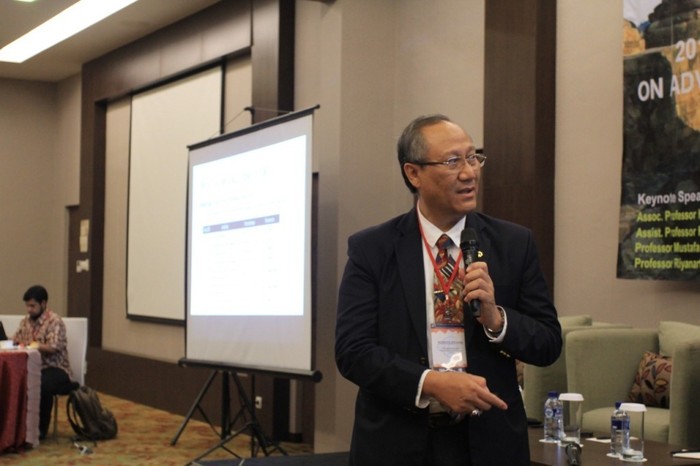 Guru Besar ITS Prof. Drs. Ec. Ir. Riyanarto Sarno, MSc, PhD kembali masuk jajaran Top 2% Peneliti di Dunia.