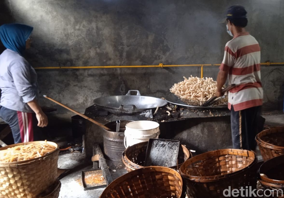 Harga Minyak Goreng Tembus Rp 18 Ribu/Kg, Perajin Kerupuk di Boyolali Menjerit