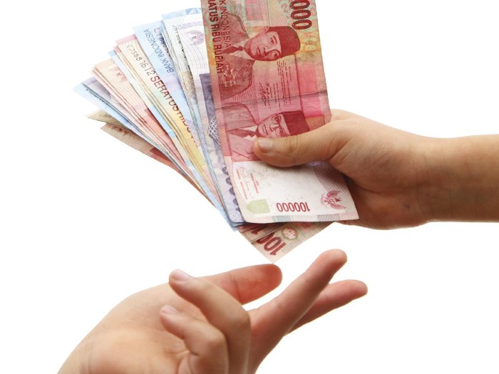 A large payment in Indonesian cash