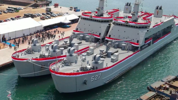 KRI Teluk Weda-526 dan KRI Teluk Wondama-527 (Dok Kemenhan RI)