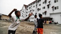 Saat ini tower yang sudah jadi baru dua yaitu Tower B dan D.
