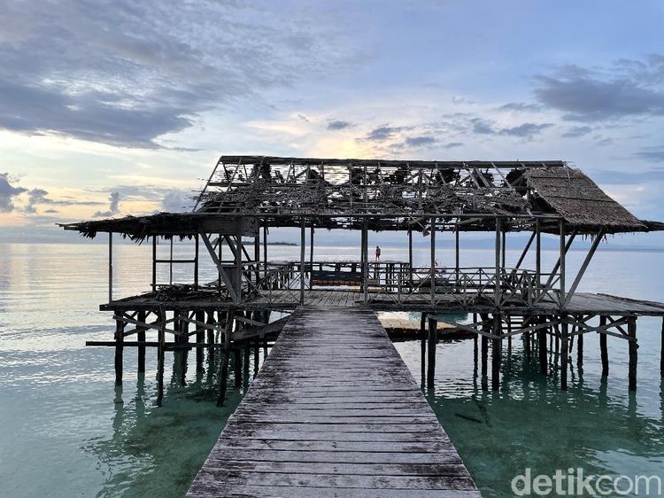 Pantai Waiwo Riwayatmu Kini, Tempat Jokowi Sarungan Nikmati Sunrise Rusak Berat