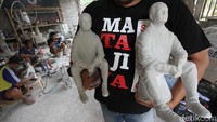 Patung tersebut dibanderol dengan harga Rp 100 ribu hingga Rp 500 ribu.