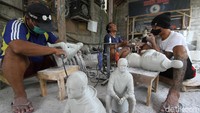 Toko merchandise di negara Eropa tersebut memesan hingga 500 patung di workshop Patung Mata Jiwa di Pondok, Grogol, Sukoharjo, Jawa Tengah, Rabu (27/10).