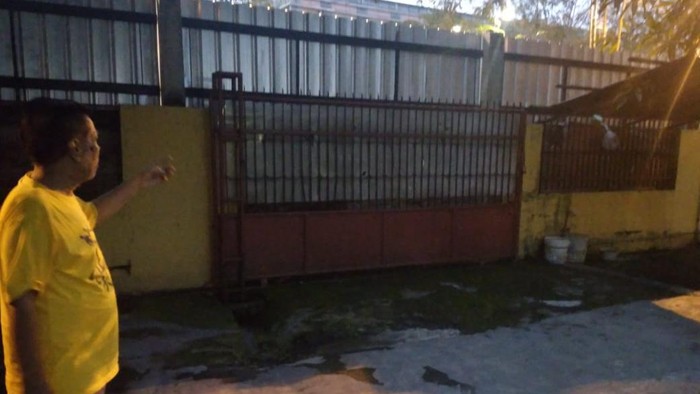 Penampakan tembok tutupi akses ke rumah warga di Medan (Datuk-detikcom)