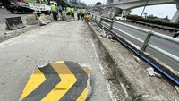 Belum diketahui adanya korban jiwa maupun luka atas kejadian tersebut.