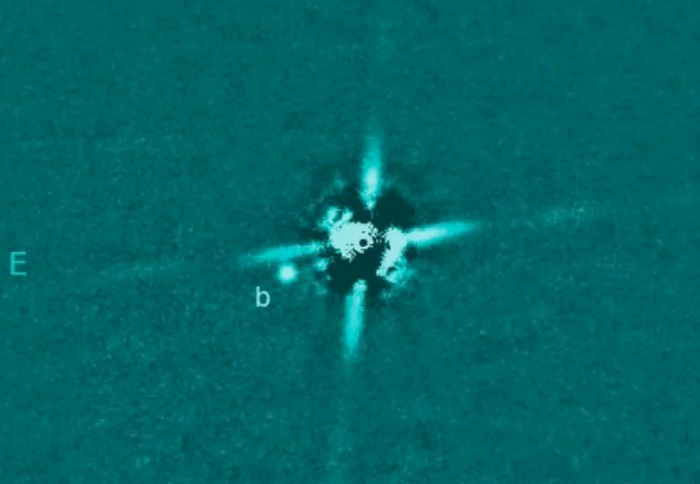 Planet 2M0437b