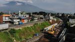 Foto Tampak Atas Progres Rel Ganda Sukabumi-Bogor, Kelar 2022