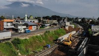 Kementerian Perhubungan menyatakan, progres secara keseluruhan pembangunan jalur rel ganda Sukabumi-Bogor segmen Stasiun Paledang - Stasiun Cicurug telah mencapai 90,47 persen.