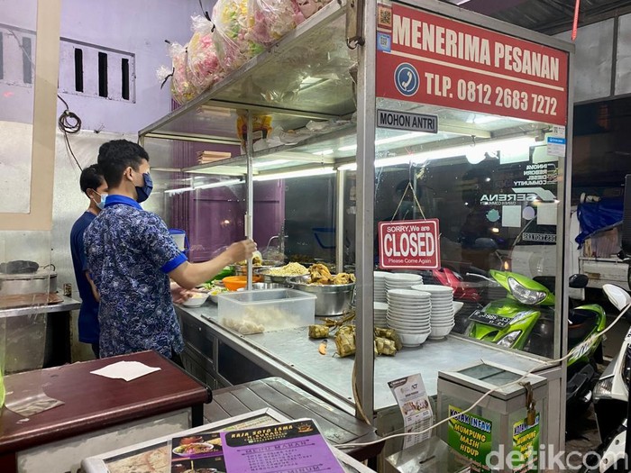 Raja Soto Lama H Suradi Sluurp! Gurihnya Soto Sokaraja Racikan H.Suradi yang Bertahan 50 Tahun Lezatnya