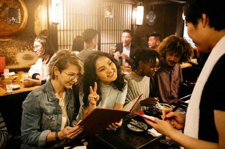 Dipaksa Tutup Karena Pengunjung Positif COVID-19, Restoran Ini Malah Didukung Netizen