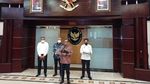 Potret Upaya Serangan Balik Tommy Soeharto dan Respons Santai Mahfud MD