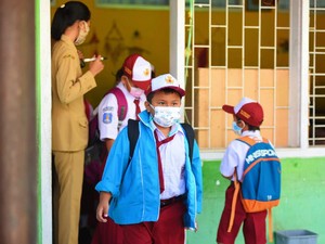 Tak Perlu Cemas Kluster Covid di Sekolah