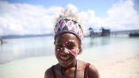 Namun, melalui kearifan lokal yang dimiliki, Arborek adalah pelopor desa wisata di Papua Barat.
