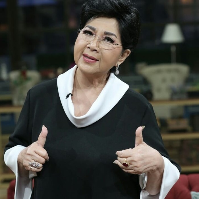 Tips sehat Titiek Puspa 5 Tips Sehat Titiek Puspa yang Tetap Bugar di Usia 84 Tahun