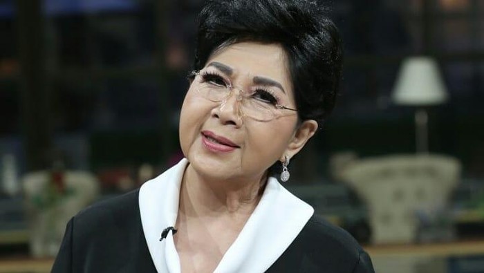 5 Tips Sehat Titiek Puspa yang Tetap Bugar di Usia 84 Tahun
