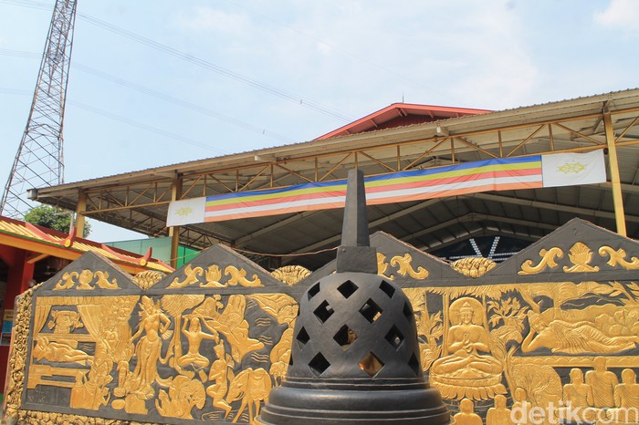 Vihara Buddha Dharma & Pho Sat